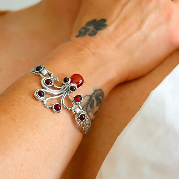 Baltic Cherry Amber Octopus Bracelet Sterling Silver Adjustable - Picture 2 of 6